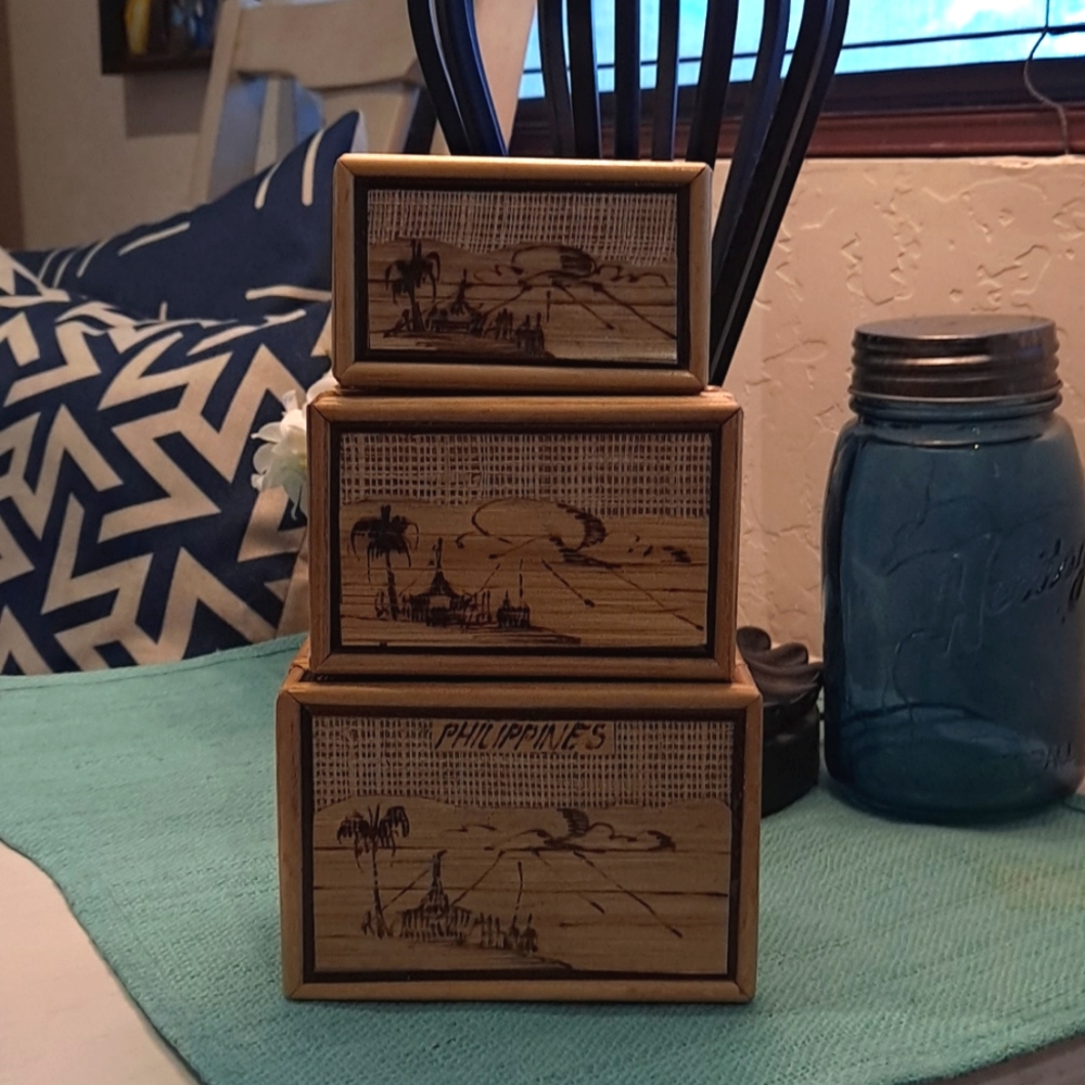 😀3/15.00 Bamboo nesting boxes from the Philippines